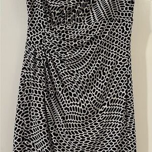 Chic Black and White Geometric Dress